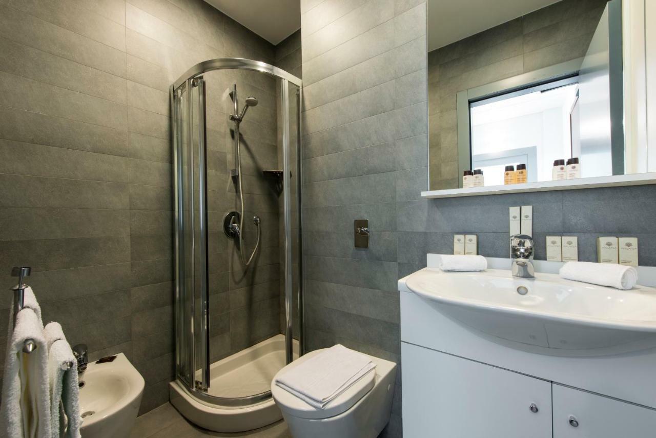 Bnbutler - Duomo Apartment - Galleria Unione Мілан Екстер'єр фото