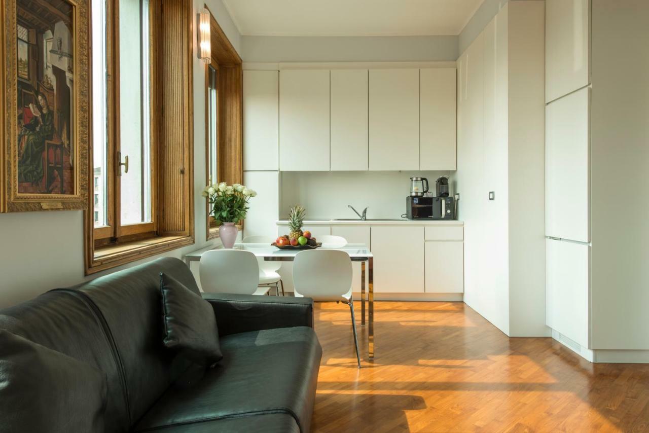 Bnbutler - Duomo Apartment - Galleria Unione Мілан Екстер'єр фото
