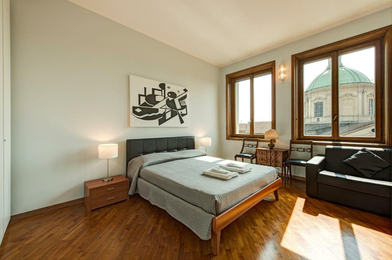 Bnbutler - Duomo Apartment - Galleria Unione Мілан Екстер'єр фото